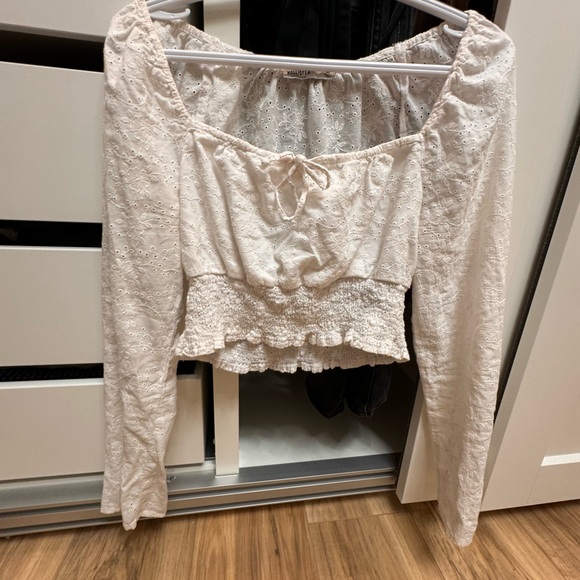 White Hollister long sleeve crop top - Picture 2 of 4